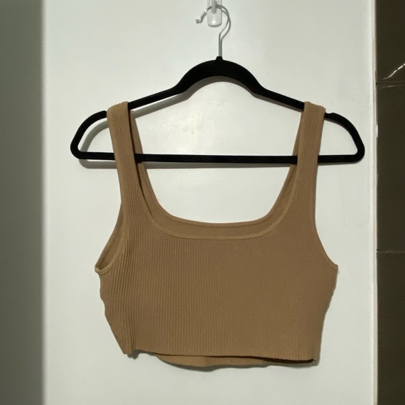 Aritzia Sculpt Knit Squareneck Crop Tank Gold Camel Size M - Picture 4 of 6